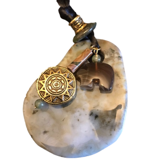 Beautiful Stone Necklace - Picture 1 of 5